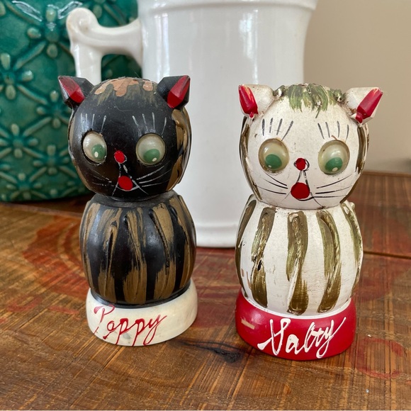 Vintage Other - Vintage Napco Kitschy Kitty Salt & Pepper Shakers🐈‍⬛❤️